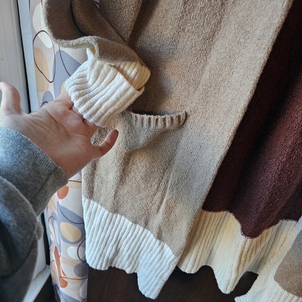 Brown and Cream Colorblock Open Front Cardigan Size Medium - Picture 3 of 4